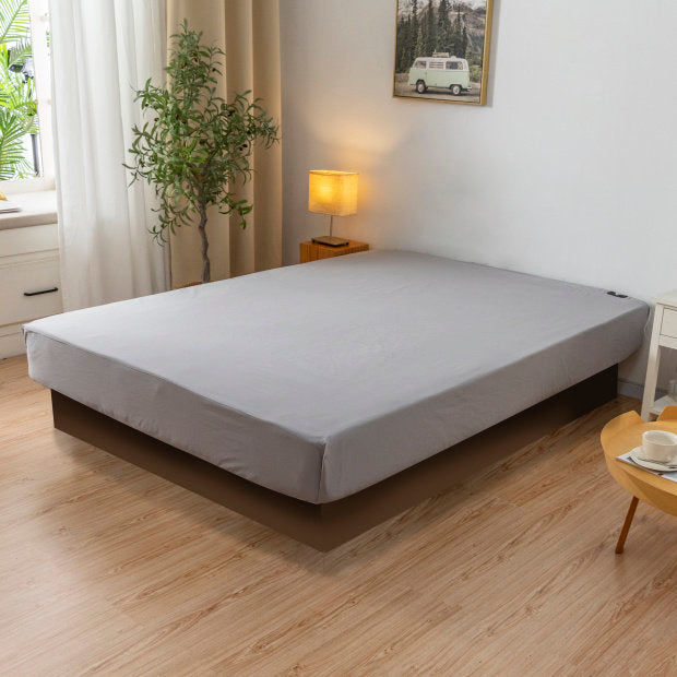 CD026 fitted sheet shown on a mattress
