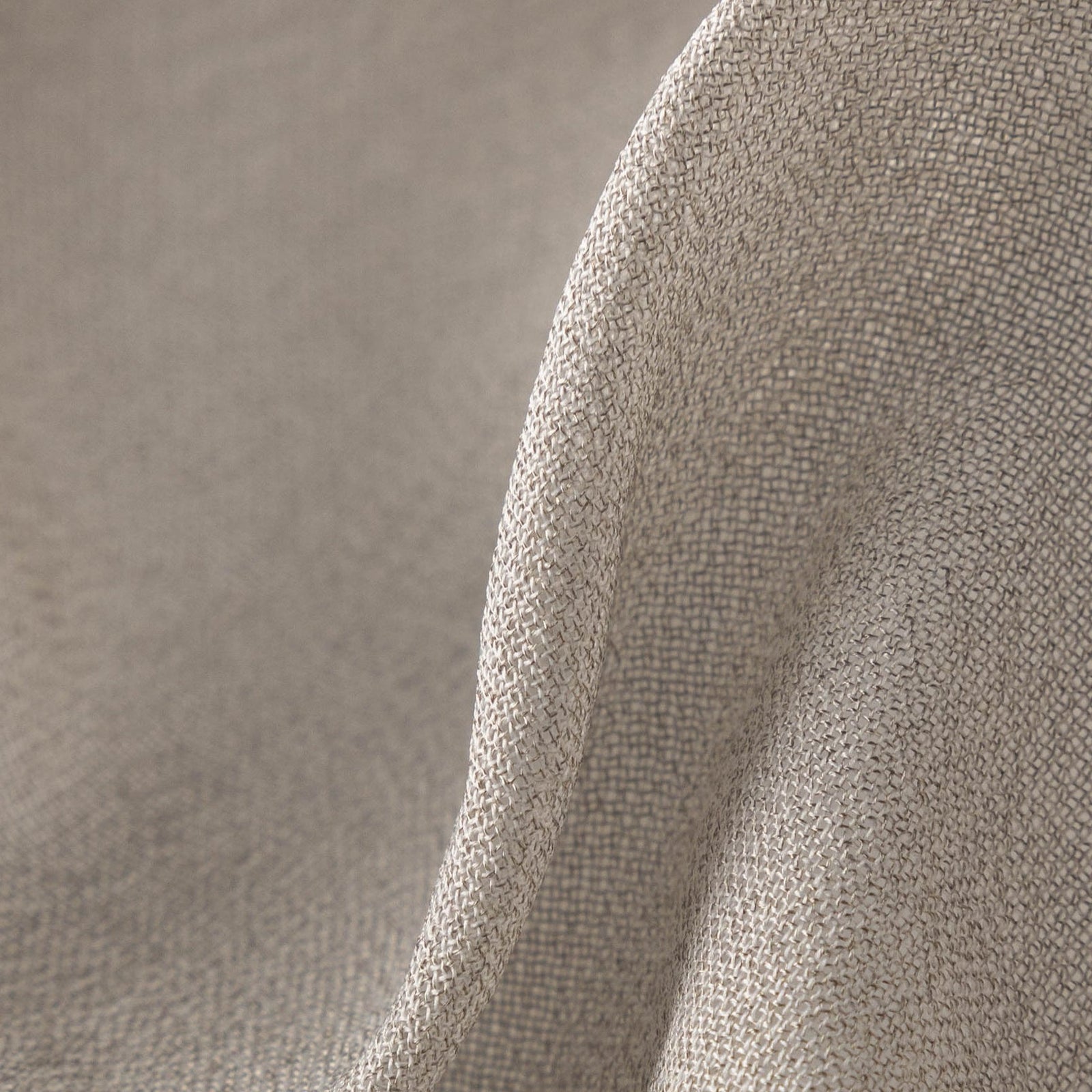 Side-angle view of the open conductive textile structure