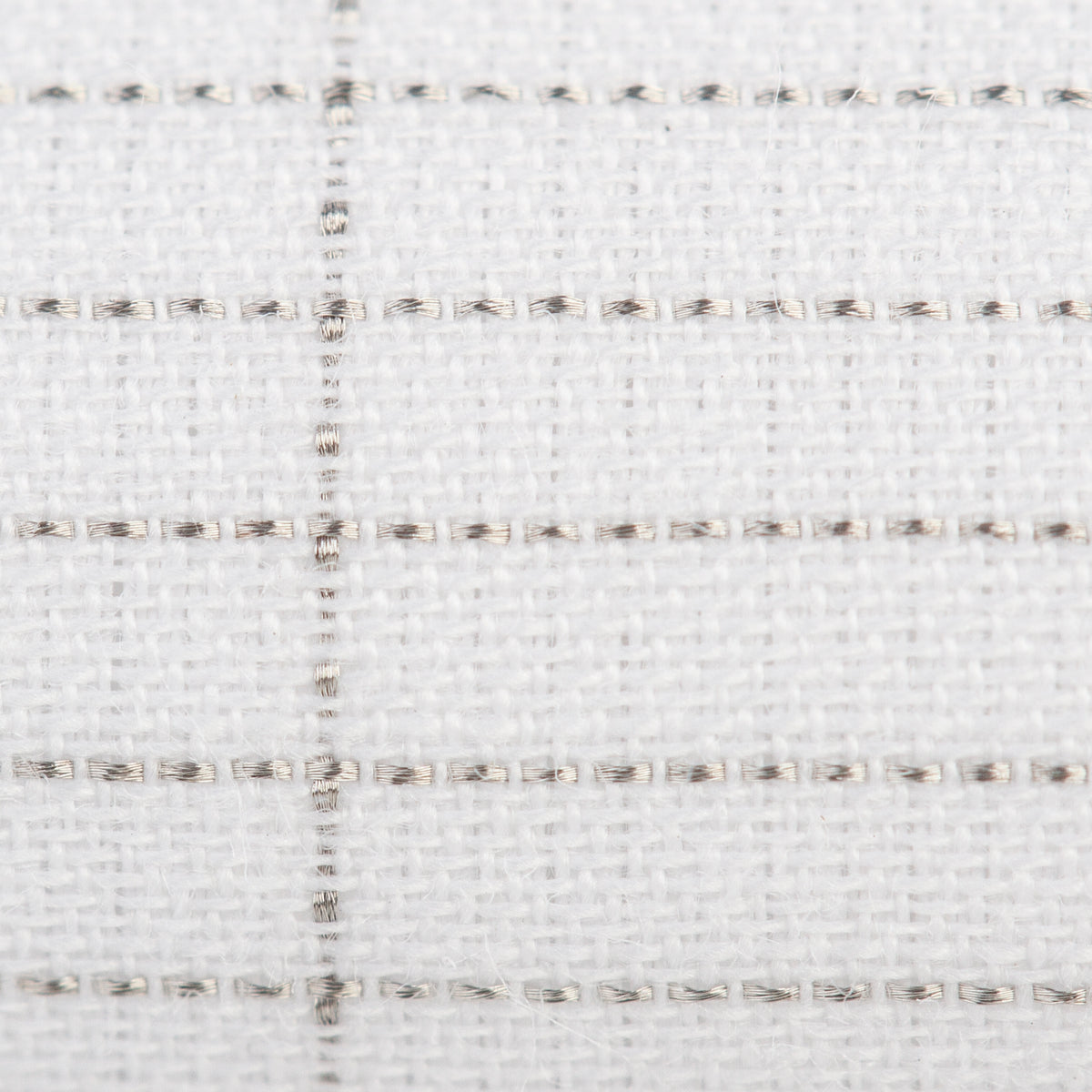 Distributed Functional Yarns